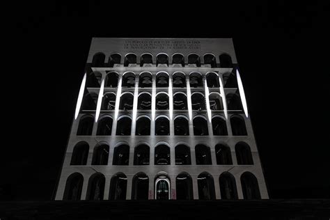 Lux Formae. Fendi illumina Roma 